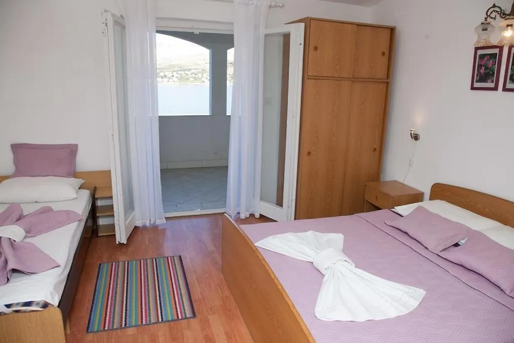 Apartments By The Sea Pag - 15670 Pag Town Chorvatsko